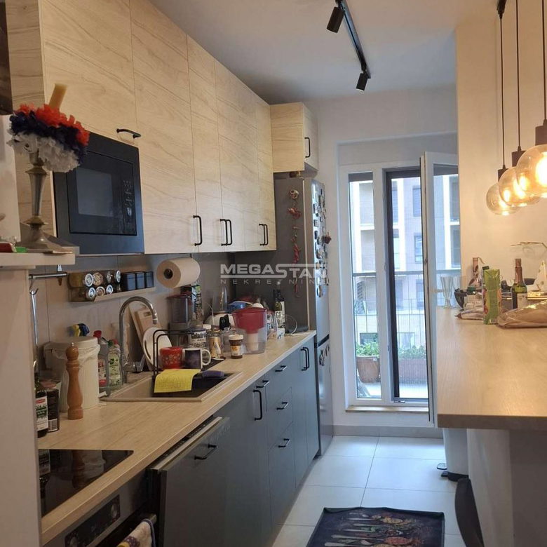 Troiposoban stan na prodaju, Tošin Bunar, Beograd, 97m², 395.000 €