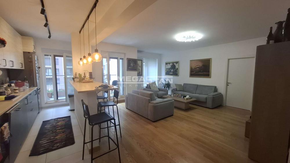 Troiposoban stan na prodaju, Tošin Bunar, Beograd, 97m², 395.000 €