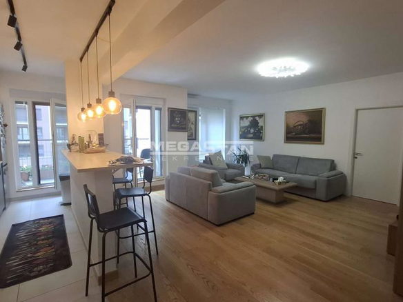 Troiposoban stan na prodaju, Tošin Bunar, Beograd, 97m², 395.000 €