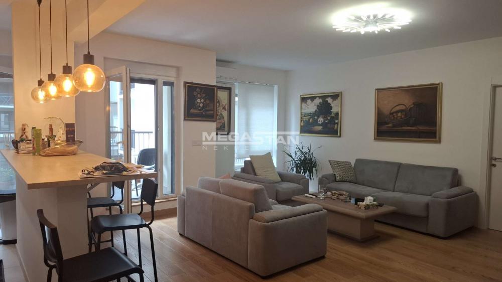 Troiposoban stan na prodaju, Tošin Bunar, Beograd, 97m², 395.000 €