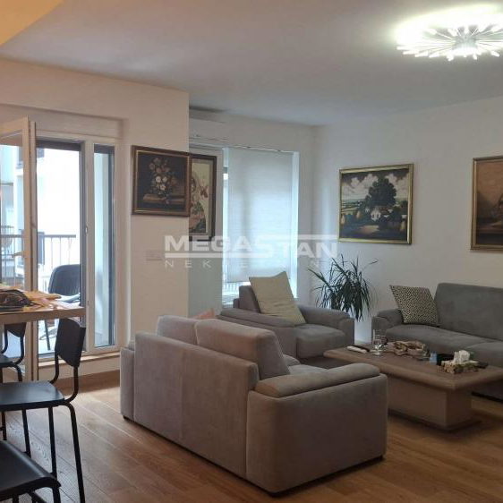 Troiposoban stan na prodaju, Tošin Bunar, Beograd, 97m², 395.000 €