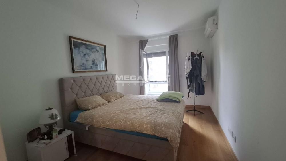 Troiposoban stan na prodaju, Tošin Bunar, Beograd, 97m², 395.000 €