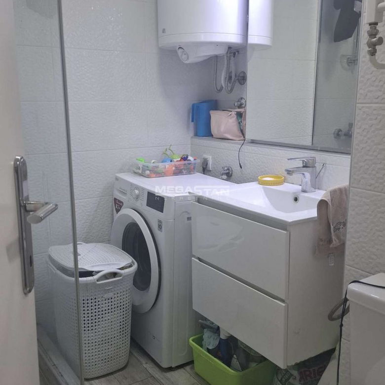 Dvoiposoban stan na prodaju, Bežanijska Kosa 2, Beograd, 71m², 219.000 €