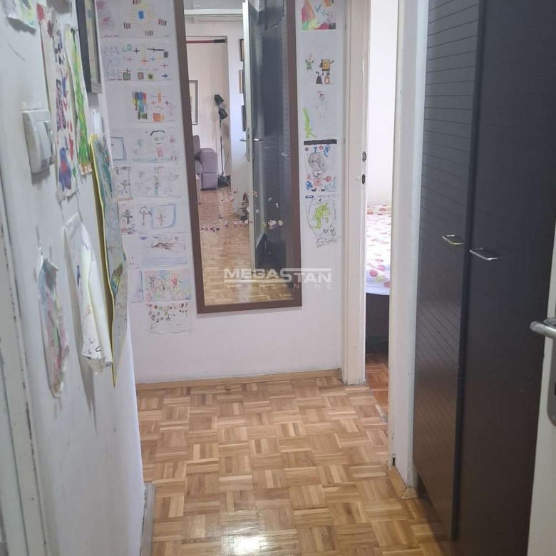 Dvoiposoban stan na prodaju, Bežanijska Kosa 2, Beograd, 71m², 219.000 €