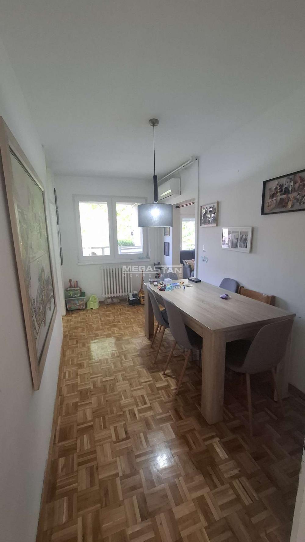 Dvoiposoban stan na prodaju, Bežanijska Kosa 2, Beograd, 71m², 219.000 €