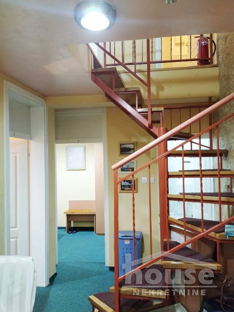 12-7 Četvorosoban stan na prodaju, Nova Detelinara, Novi Sad, 89m², 137.500 €