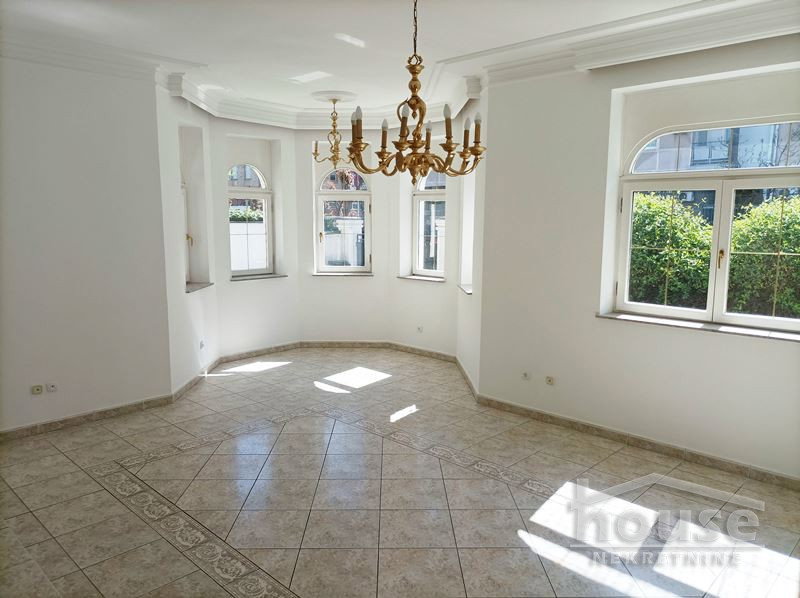 13-7 Kuća za izdavanje, Nova Detelinara, Novi Sad, 300m², 3.800 €/mes