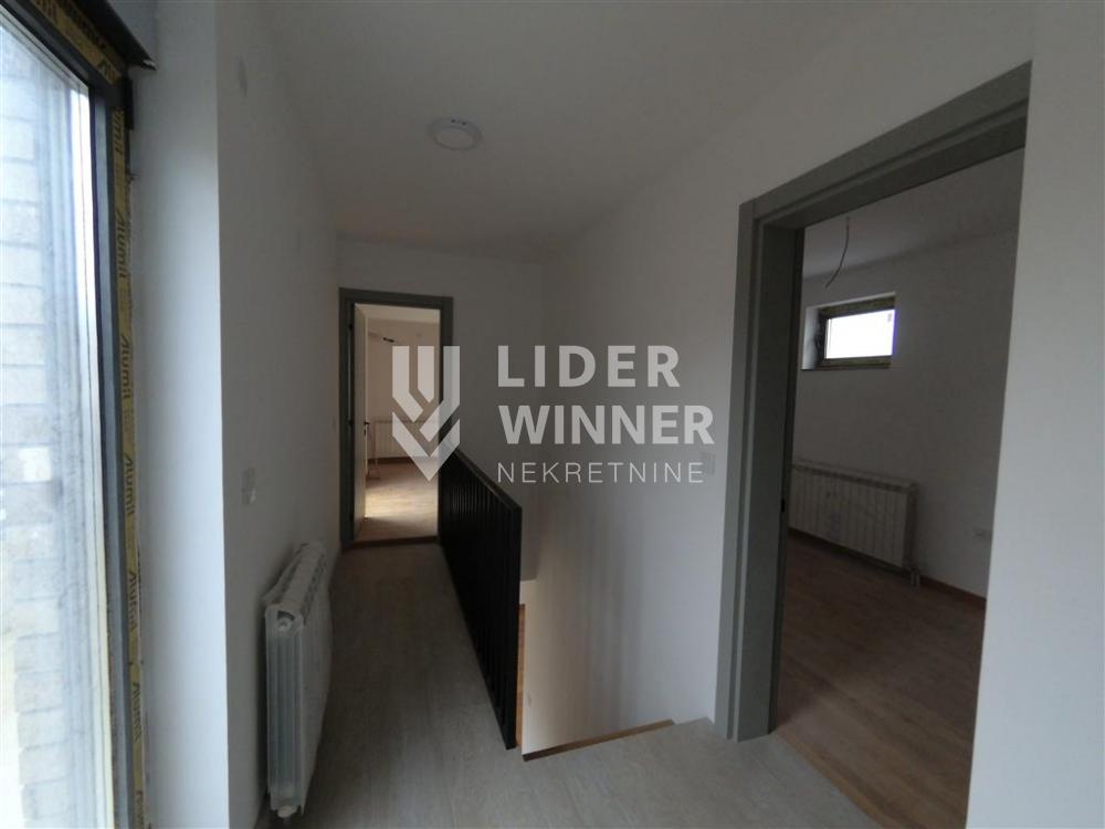 Petosoban stan na prodaju, Autokomanda, Beograd, 134m², 383.000 €