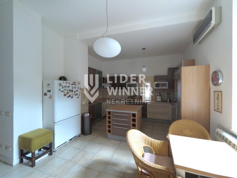 Četvorosoban stan na prodaju, Hram Svetog Save, Beograd, 190m², 1.000.000 €