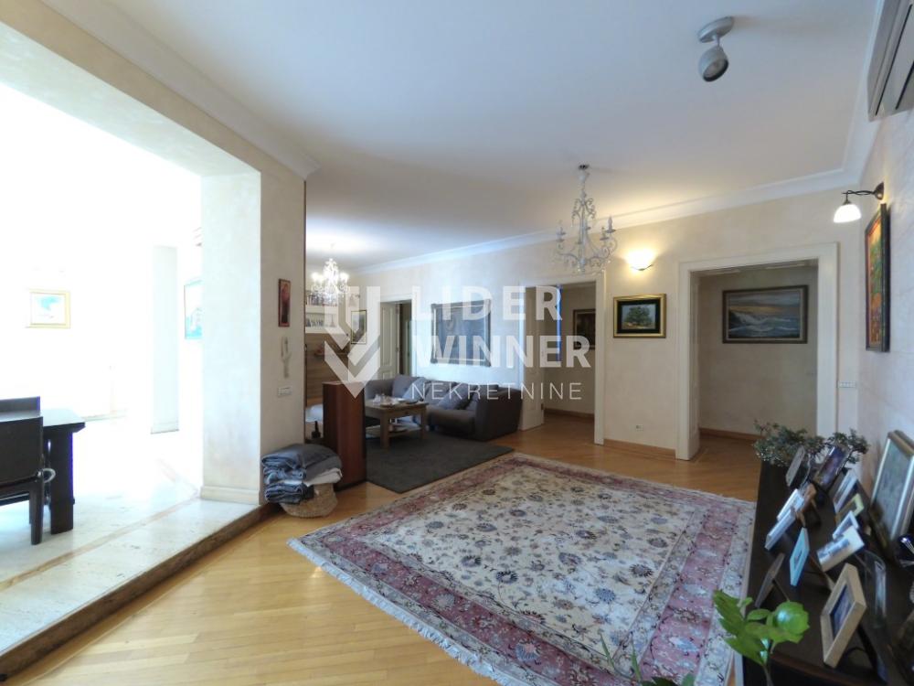 Četvorosoban stan na prodaju, Hram Svetog Save, Beograd, 190m², 1.000.000 €