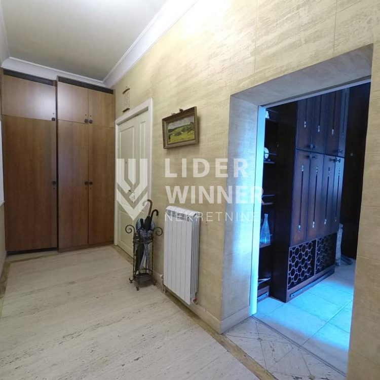 Četvorosoban stan na prodaju, Hram Svetog Save, Beograd, 190m², 1.000.000 €