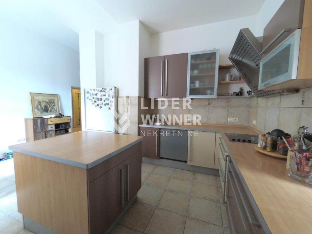 Četvorosoban stan na prodaju, Hram Svetog Save, Beograd, 190m², 1.000.000 €