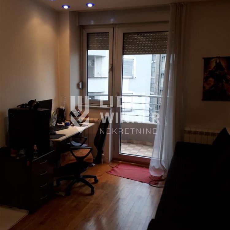 Trosoban stan na prodaju, Hram Svetog Save, Beograd, 80m², 319.000 €