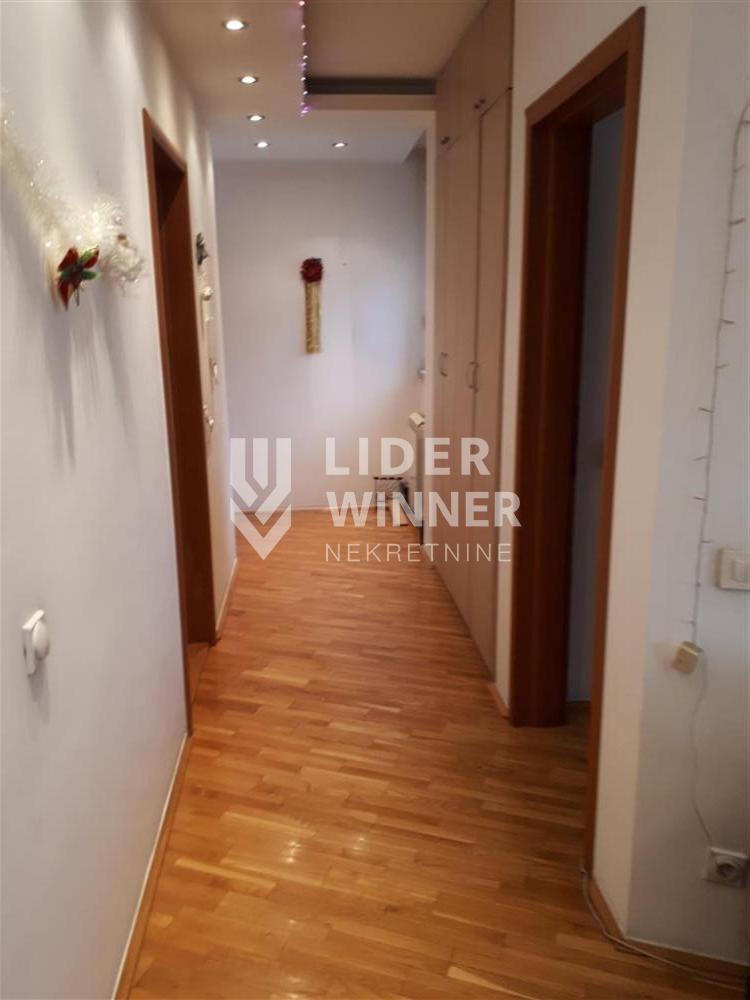 148119348-2-20241213132026 Trosoban stan na prodaju, Hram Svetog Save, Beograd, 80m², 319.000 €