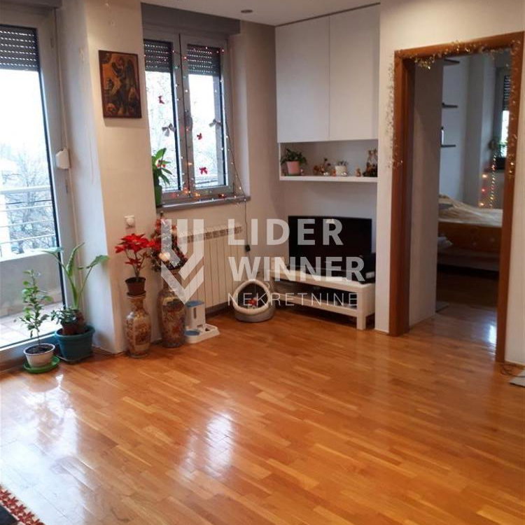Trosoban stan na prodaju, Hram Svetog Save, Beograd, 80m², 319.000 €