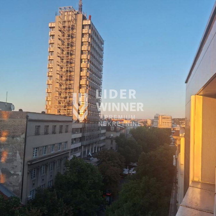 Lokal Izdavanje Beograd Politika 400 m2