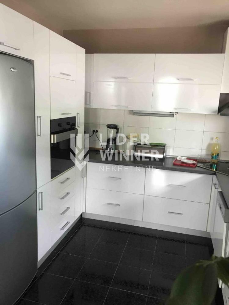 Četvorosoban stan na prodaju, Hram Svetog Save, Beograd, 118m², 665.000 €