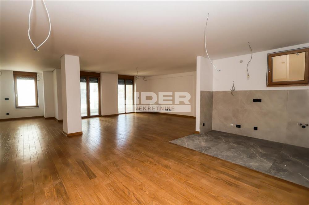 148119912-20-20250626082148 Četvorosoban stan na prodaju, Hram Svetog Save, Beograd, 261m², 1.305.000 €