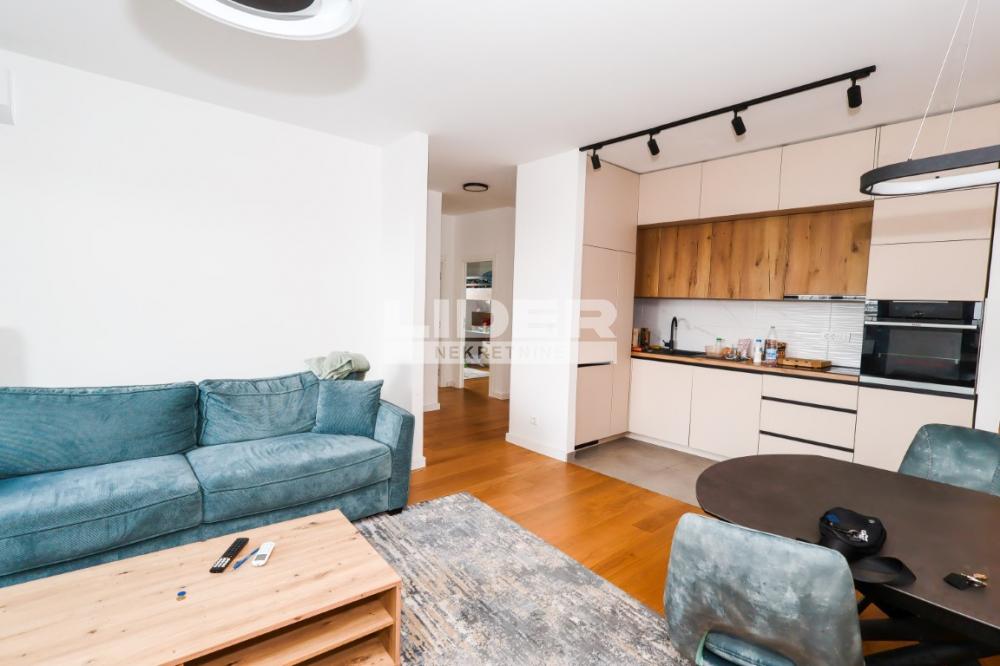 148119938-9-20250709082656 Četvorosoban stan na prodaju, Trošarina, Beograd, 88m², 330.000 €