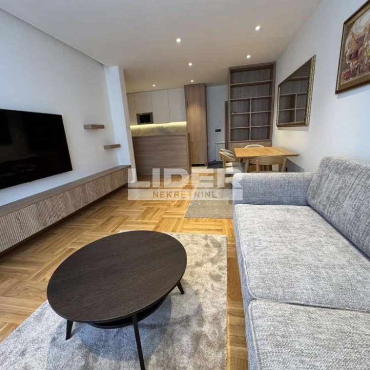 Četvorosoban stan za izdavanje, Crveni Krst, Beograd, 90m², 1.600 €/mes