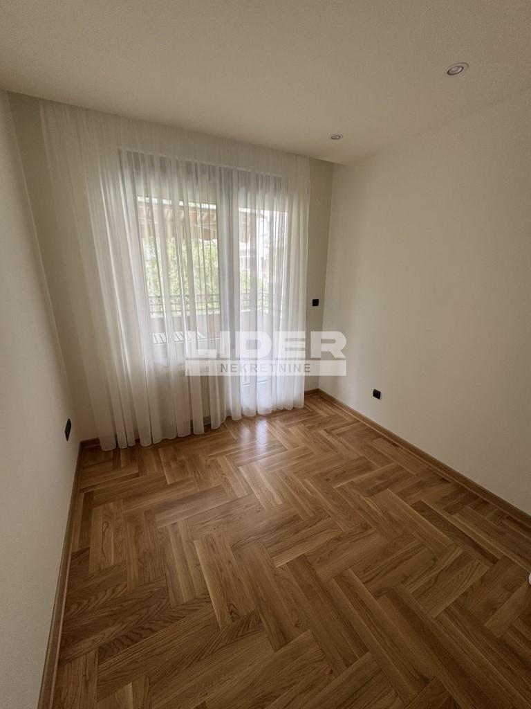 Četvorosoban stan za izdavanje, Crveni Krst, Beograd, 90m², 1.600 €/mes