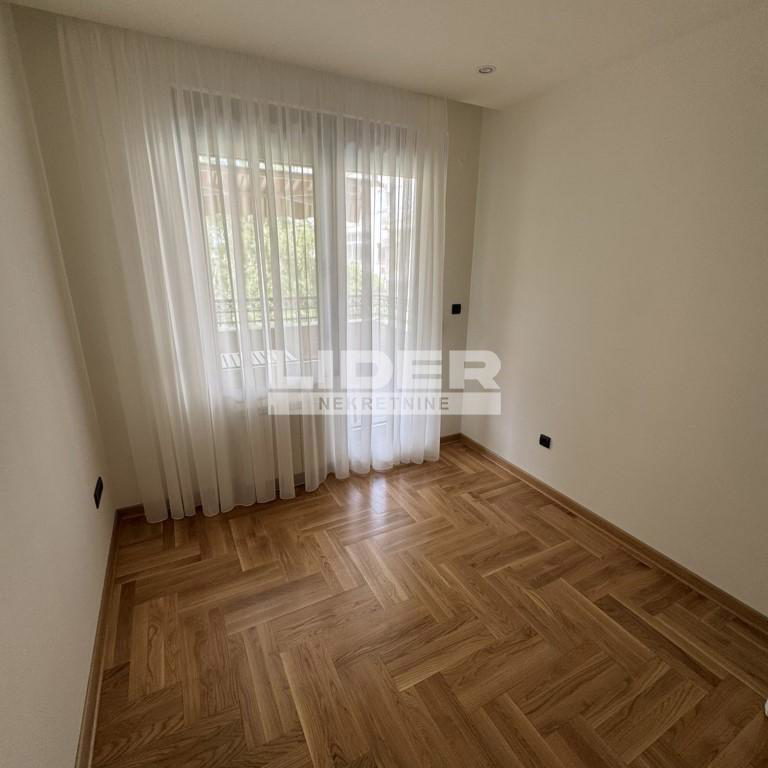 Četvorosoban stan za izdavanje, Crveni Krst, Beograd, 90m², 1.600 €/mes