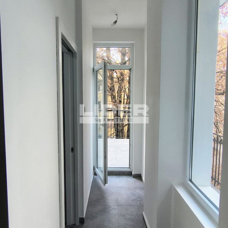 Dvosoban stan na prodaju, Beograd Centar, Beograd, 87m², 1. sprat, 289.900 €