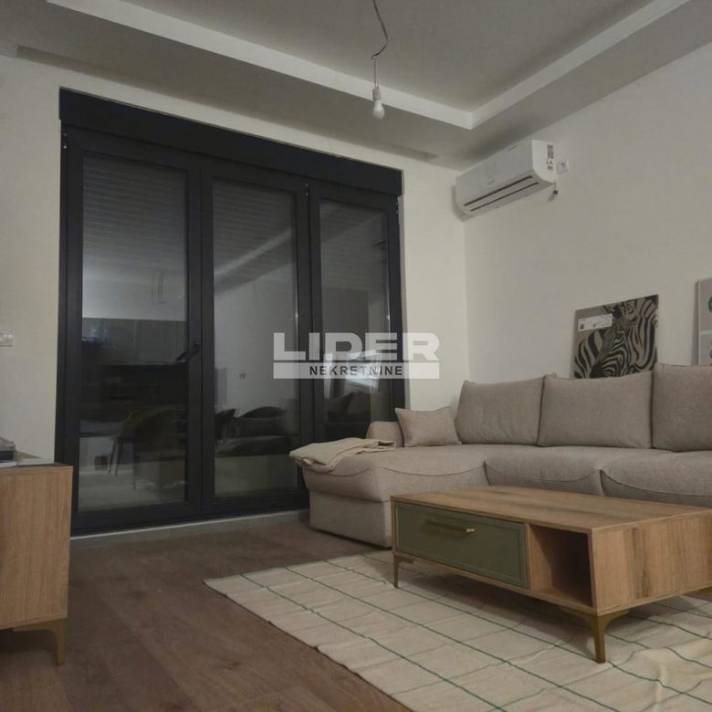 Dvosoban stan za izdavanje, Južni Bulevar, Beograd, 40m², 700 €/mes