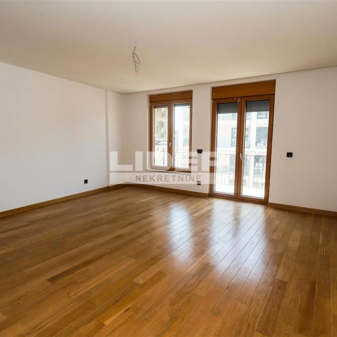 Četvorosoban stan za izdavanje, Hram Svetog Save, Beograd, 261m², 4.400 €/mes