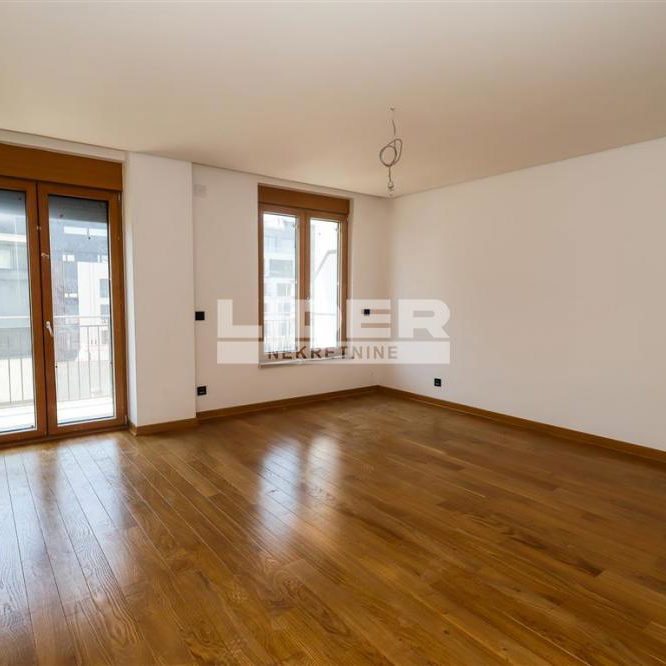 Četvorosoban stan za izdavanje, Hram Svetog Save, Beograd, 261m², 4.400 €/mes