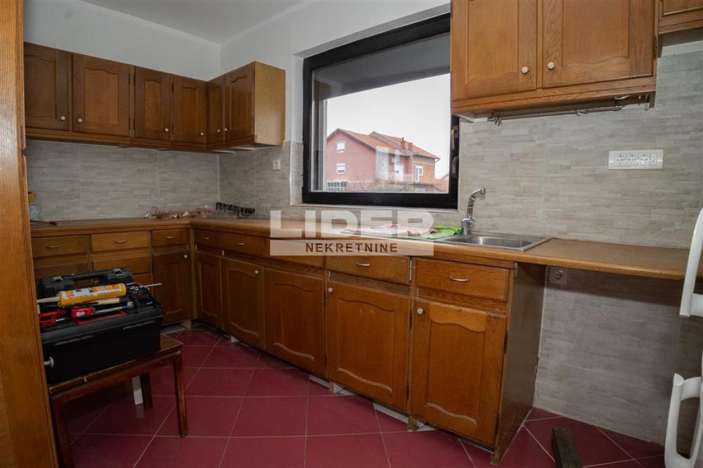 Trosoban stan na prodaju, Borča, Beograd, 111m², 1. sprat, 185.000 €