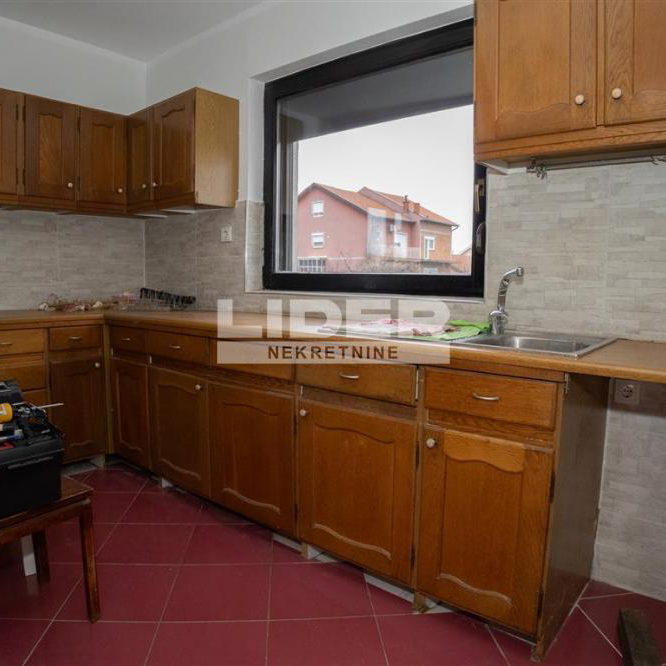 Trosoban stan na prodaju, Borča, Beograd, 111m², 1. sprat, 185.000 €
