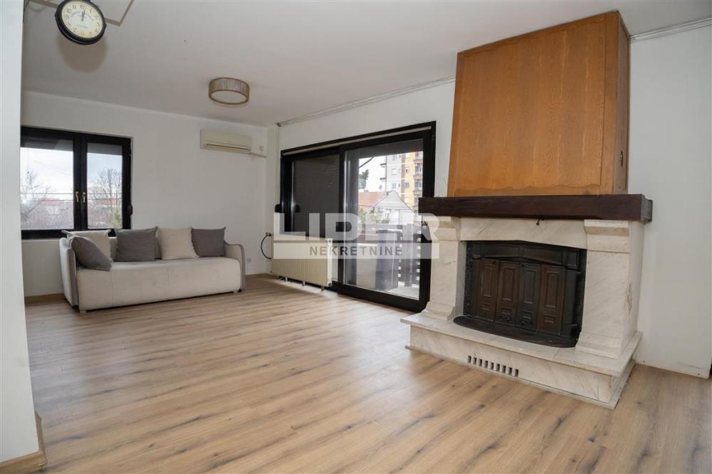 Trosoban stan na prodaju, Borča, Beograd, 111m², 1. sprat, 185.000 €