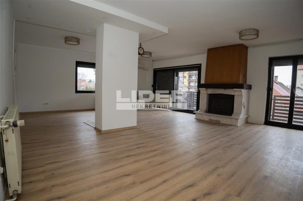 Trosoban stan na prodaju, Borča, Beograd, 111m², 1. sprat, 185.000 €
