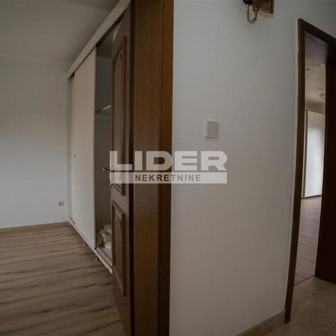 Trosoban stan na prodaju, Borča, Beograd, 111m², 1. sprat, 185.000 €