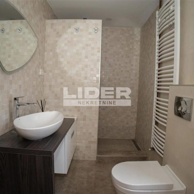 Trosoban stan na prodaju, Borča, Beograd, 111m², 1. sprat, 185.000 €