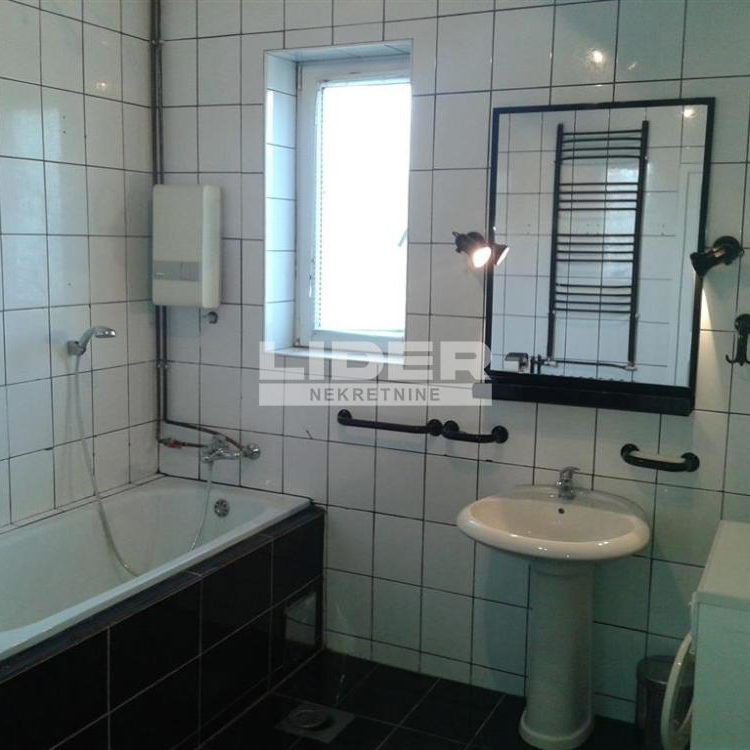 Trosoban stan na prodaju, Banovo Brdo, Beograd, 106m², Prizemlje, 269.000 €