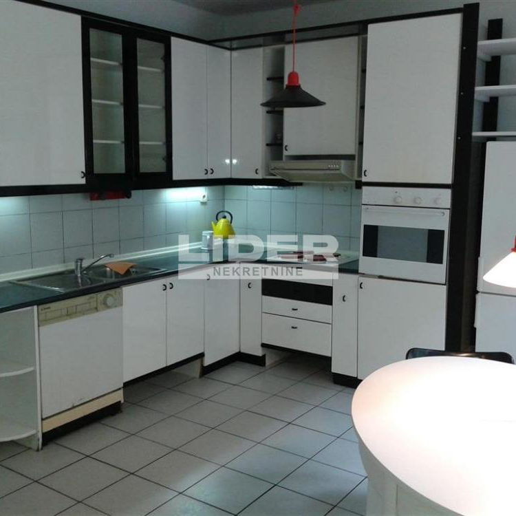 Trosoban stan na prodaju, Banovo Brdo, Beograd, 106m², Prizemlje, 269.000 €