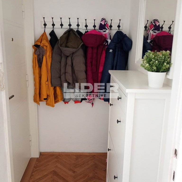 Trosoban stan na prodaju, Crveni Krst, Beograd, 69m², 1. sprat, 255.000 €