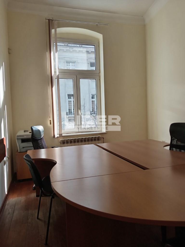 148120492-6-20260319153252 Trosoban stan na prodaju, Knez Mihailova, Beograd, 73m², 400.000 €
