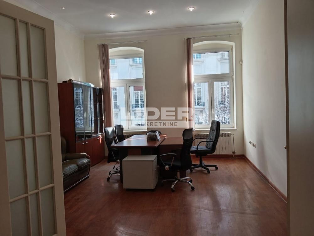 148120492-7-20260319153252 Trosoban stan na prodaju, Knez Mihailova, Beograd, 73m², 400.000 €