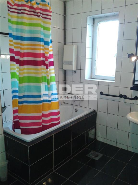 148120513-7-20260402090723 Trosoban stan za izdavanje, Banovo Brdo, Beograd, 106m², Prizemlje, 900 €/mes