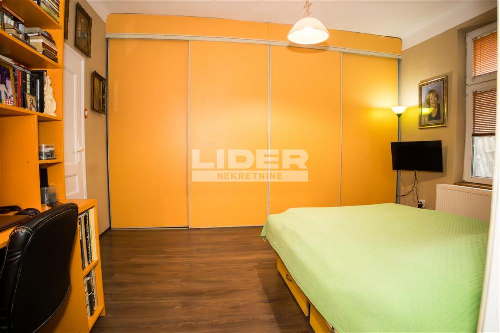 Četvorosoban stan na prodaju, Skadarlija, Beograd, 77m², 2. sprat, 285.000 €