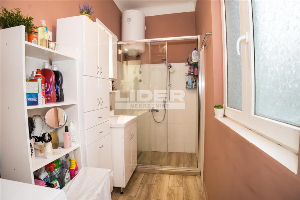 Četvorosoban stan na prodaju, Skadarlija, Beograd, 77m², 2. sprat, 285.000 €