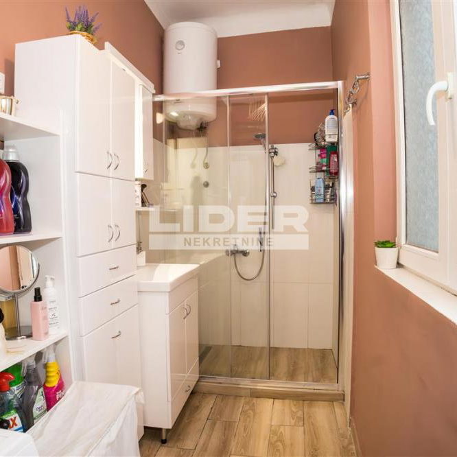 Četvorosoban stan na prodaju, Skadarlija, Beograd, 77m², 2. sprat, 285.000 €