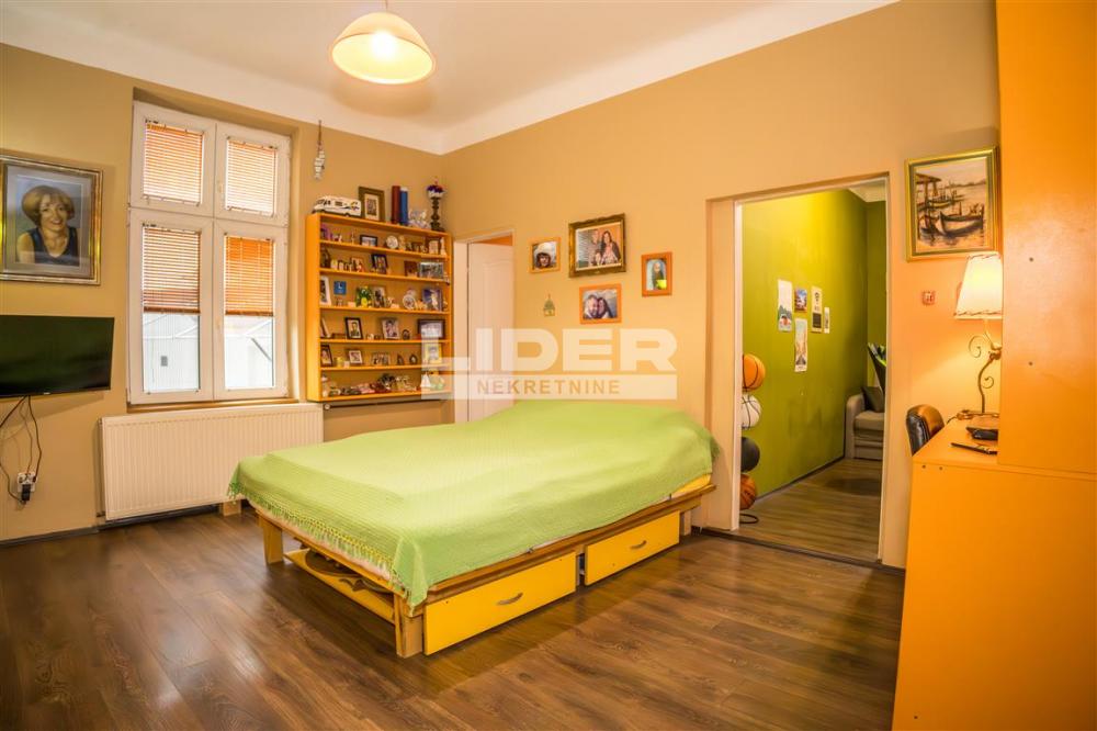 Četvorosoban stan na prodaju, Skadarlija, Beograd, 77m², 2. sprat, 285.000 €