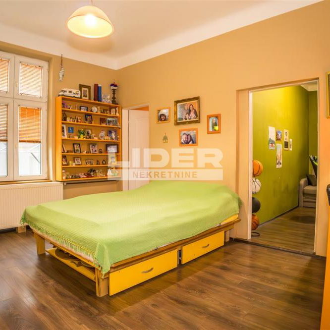 Četvorosoban stan na prodaju, Skadarlija, Beograd, 77m², 2. sprat, 285.000 €