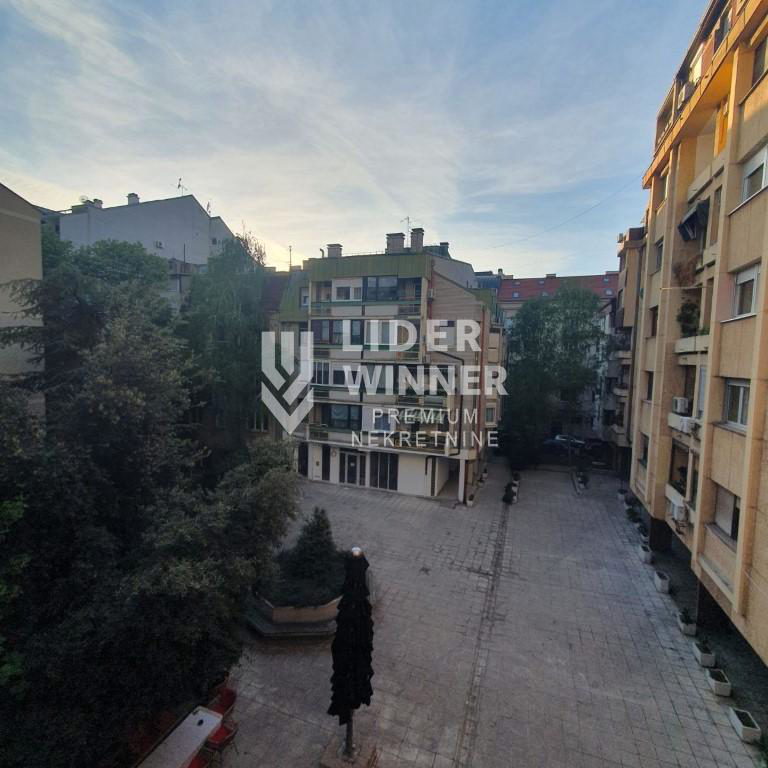 Troiposoban stan na prodaju, Krunski Venac, Beograd, 76m², 360.000 €