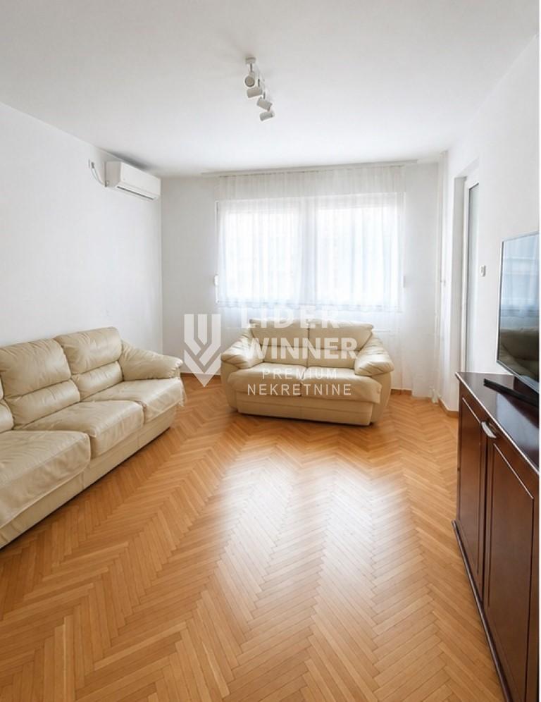 Troiposoban stan na prodaju, Krunski Venac, Beograd, 76m², 360.000 €