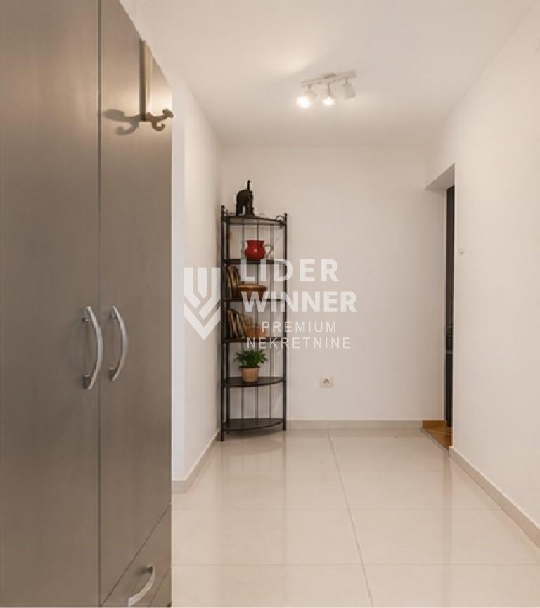 Troiposoban stan na prodaju, Krunski Venac, Beograd, 76m², 360.000 €